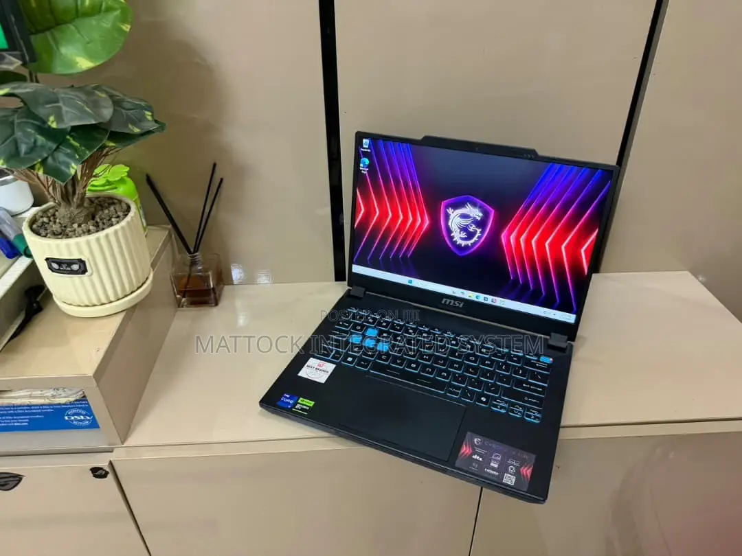 Laptop MSI Stealth 14 Studio A13VF 16GB Intel Core i7 SSD 1T