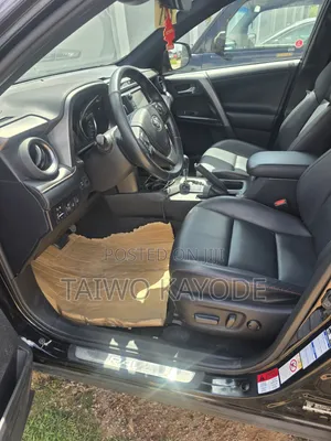Toyota RAV4 SE 4dr SUV AWD (2.5L 4cyl 6A) 2018 Black