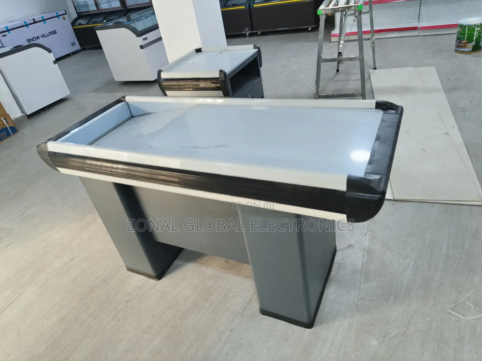Supermarket Cash Point Table Available
