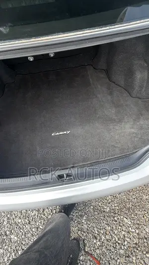 Toyota Camry SE 4dr Sedan (2.5L 4cyl 6A) 2012 Silver