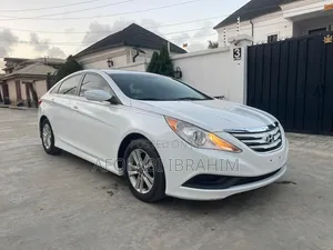 Hyundai Sonata GLS Sedan FWD (2.4L 4cyl 6A) 2013 White