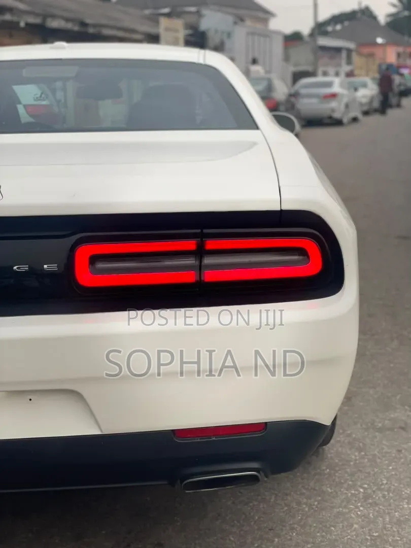 Dodge Challenger 2016 White
