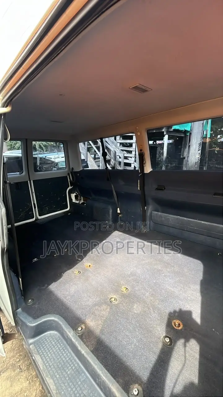 Volkswagen Transporter 2005 White