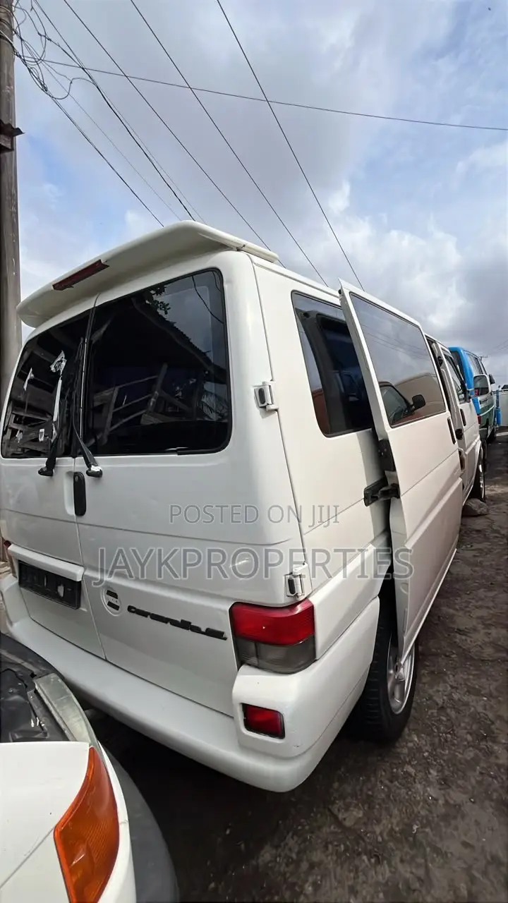 Volkswagen Transporter 2005 White
