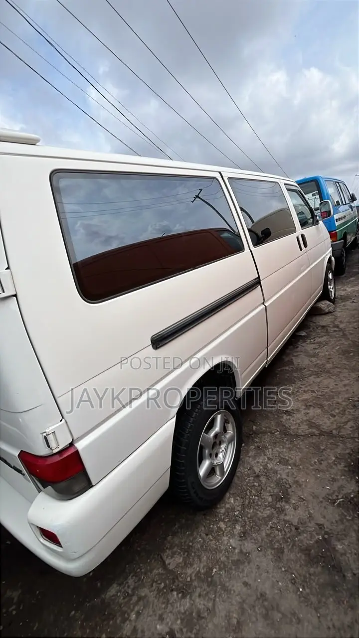 Volkswagen Transporter 2005 White