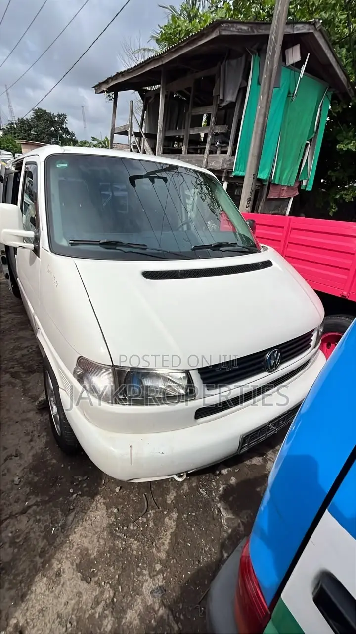 Volkswagen Transporter 2005 White