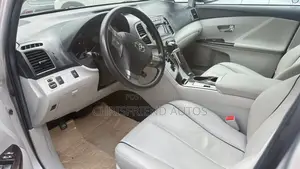 Toyota Venza XLE 2012 Gray