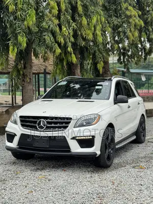 Mercedes-Benz M Class ML63 AMG 4dr SUV AWD (5.5L 8cyl Turbo 7A) 2015