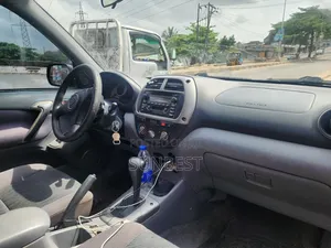 Toyota RAV4 Automatic 2003 Silver