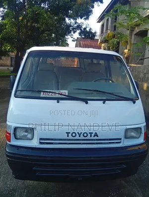 Toyota HiAce 1998 White