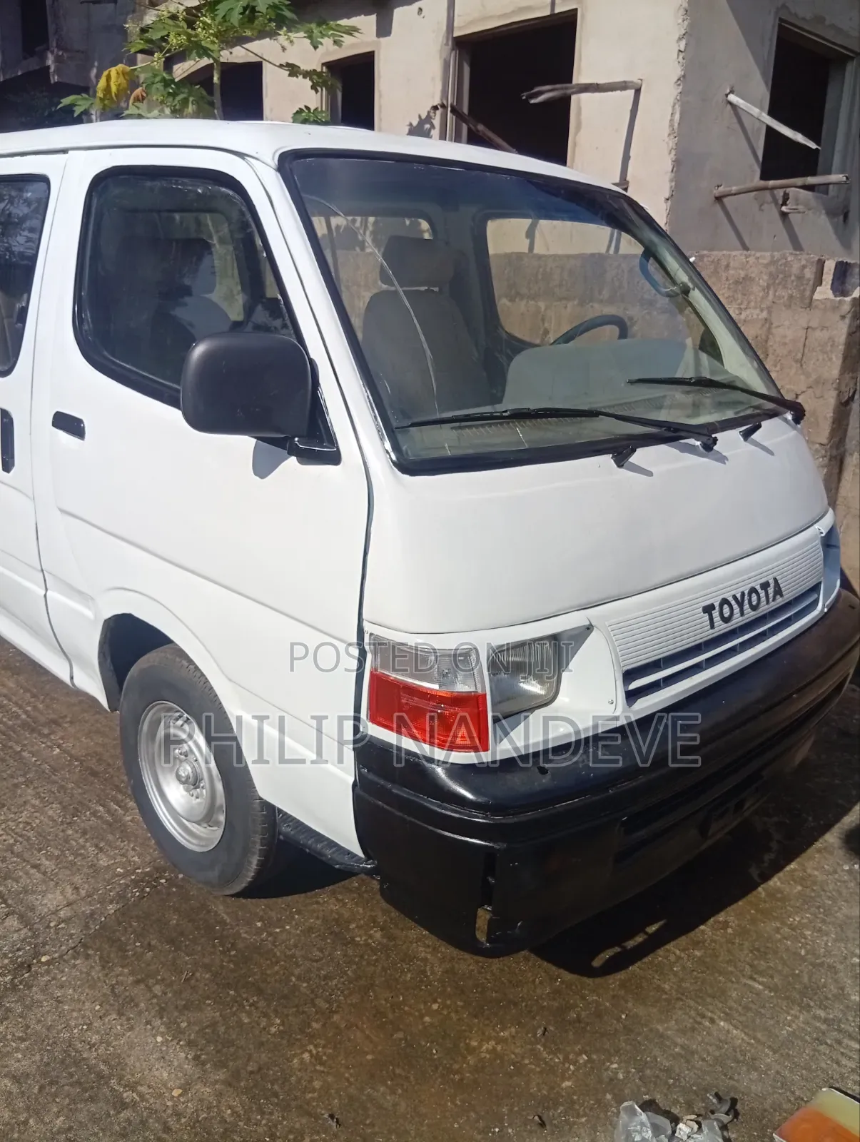 Toyota HiAce 1998 White