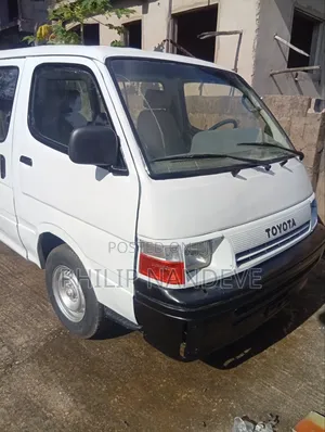 Toyota HiAce 1998 White
