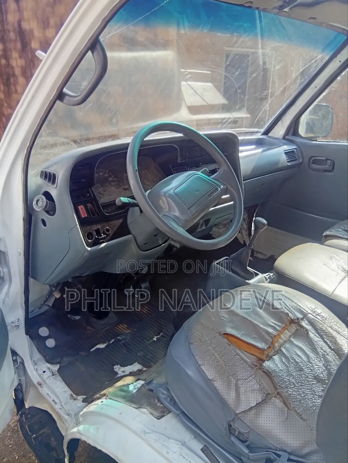 Toyota HiAce 1998 White