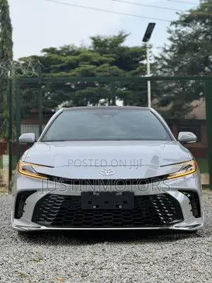 Toyota Camry SE 2025