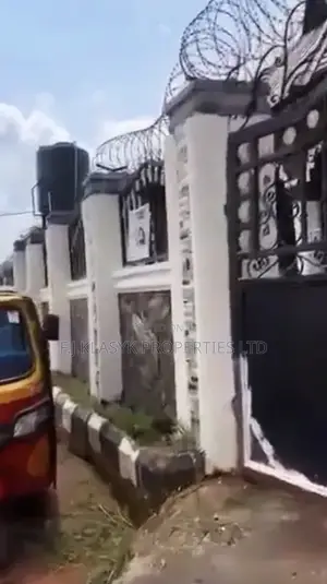 6bdrm Block of Flats in Benin City for sale