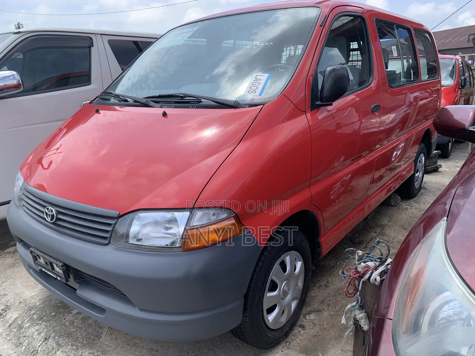 Toyota HiAce 2004 Red