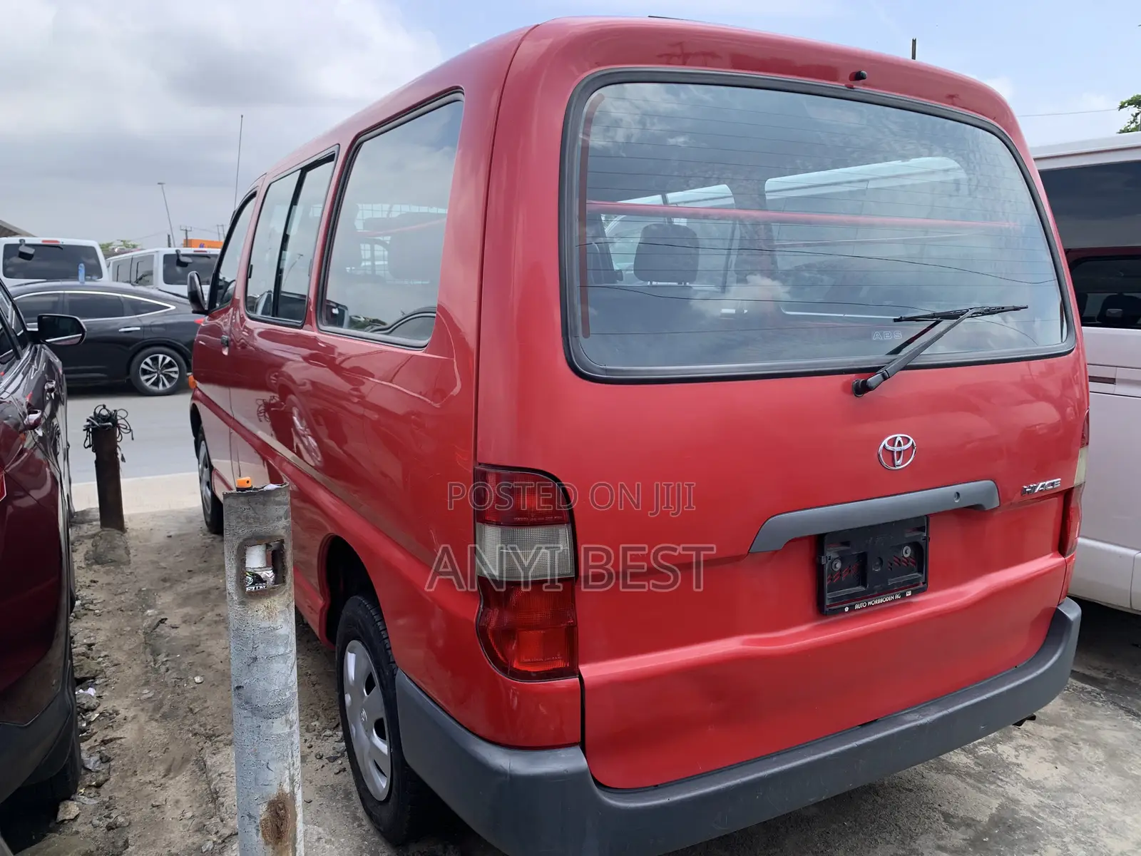 Toyota HiAce 2004 Red