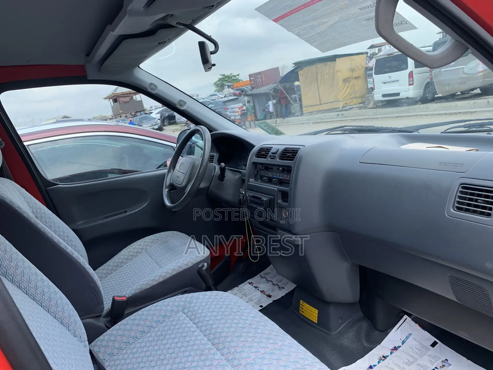 Toyota HiAce 2004 Red