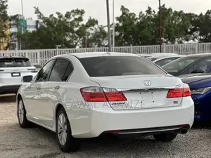 Honda Accord EX-L 4dr Sedan (2.4L 4cyl CVT) 2015 White