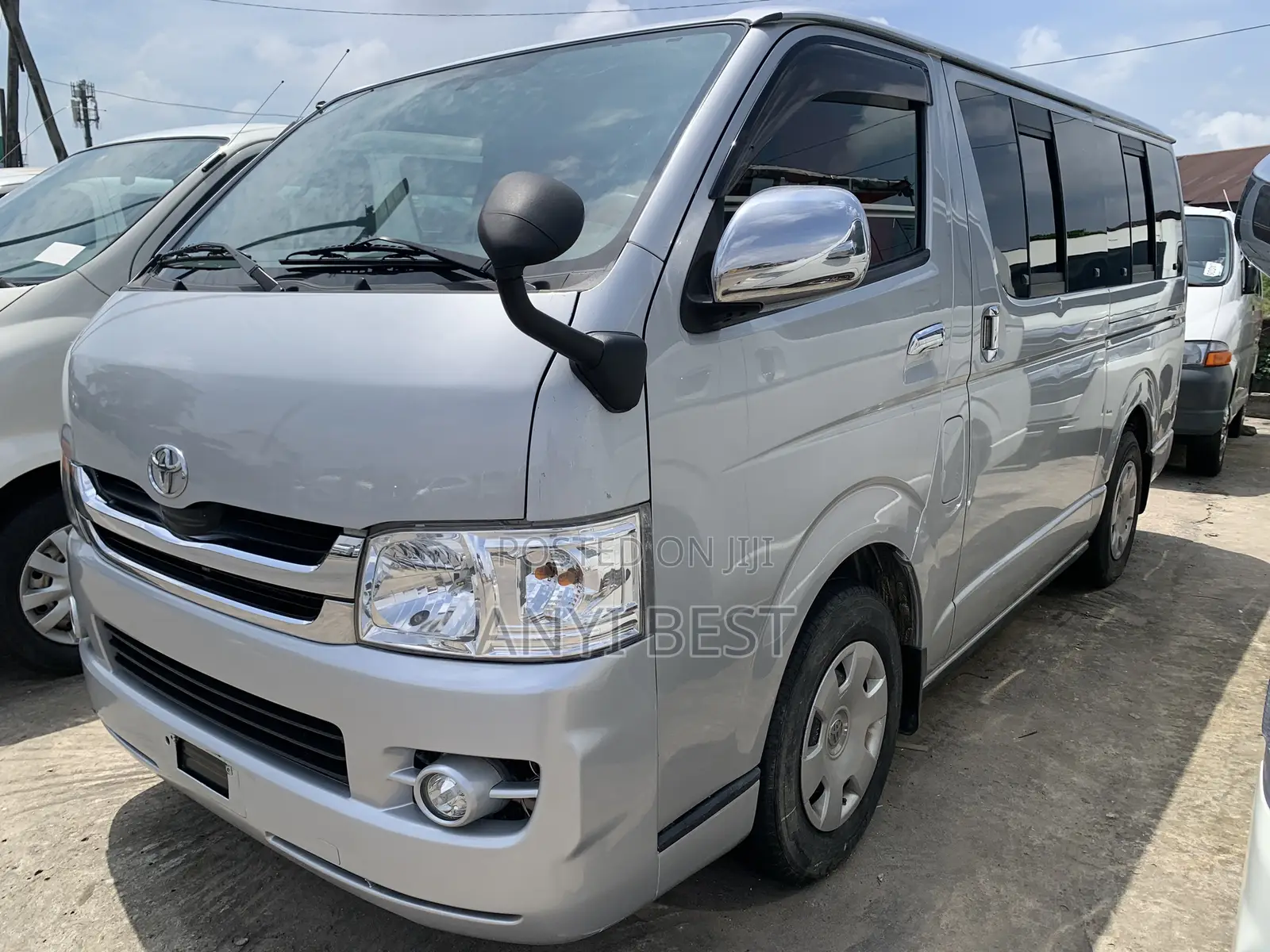 Toyota HiAce 2010 Silver