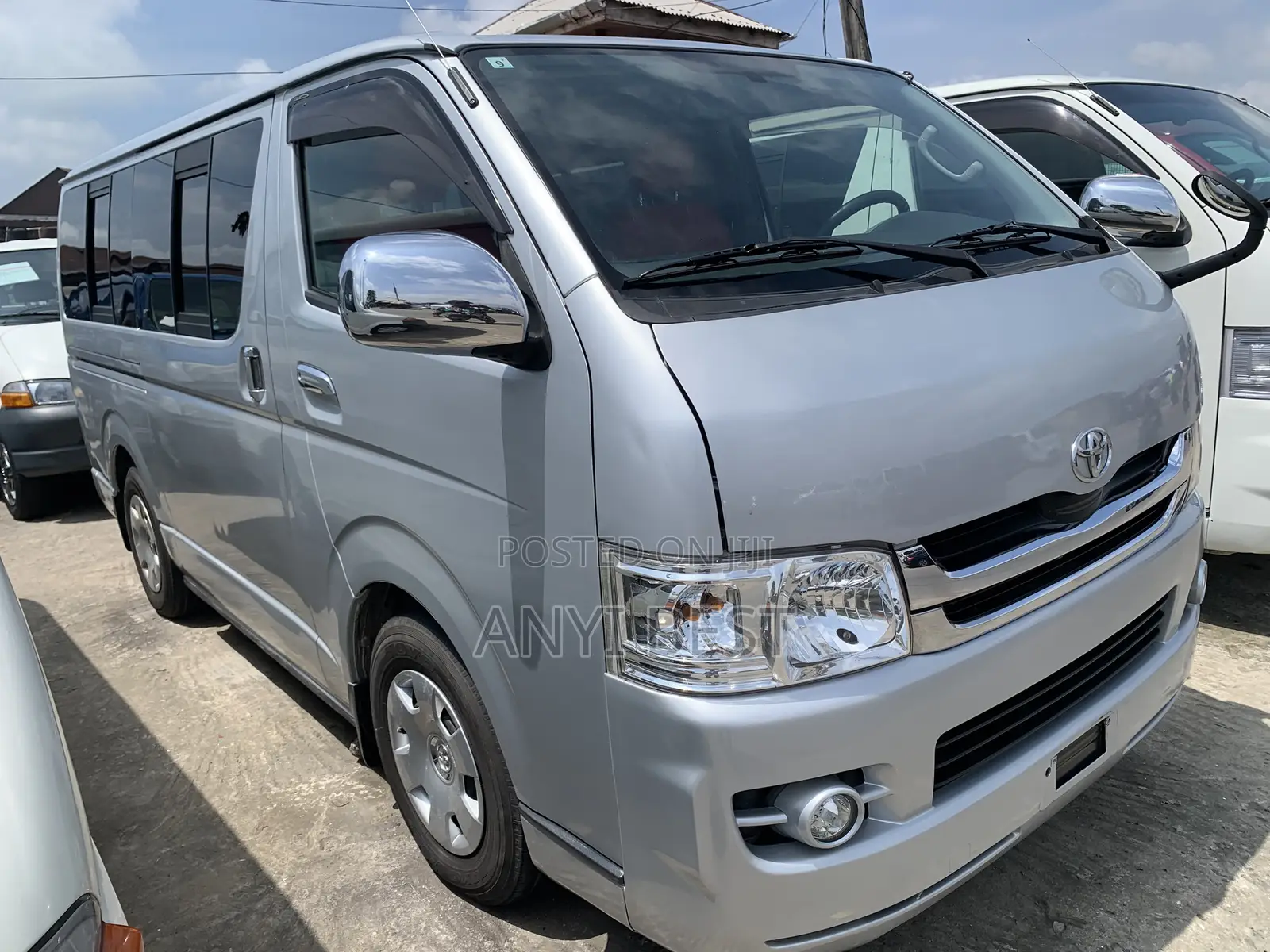Toyota HiAce 2010 Silver