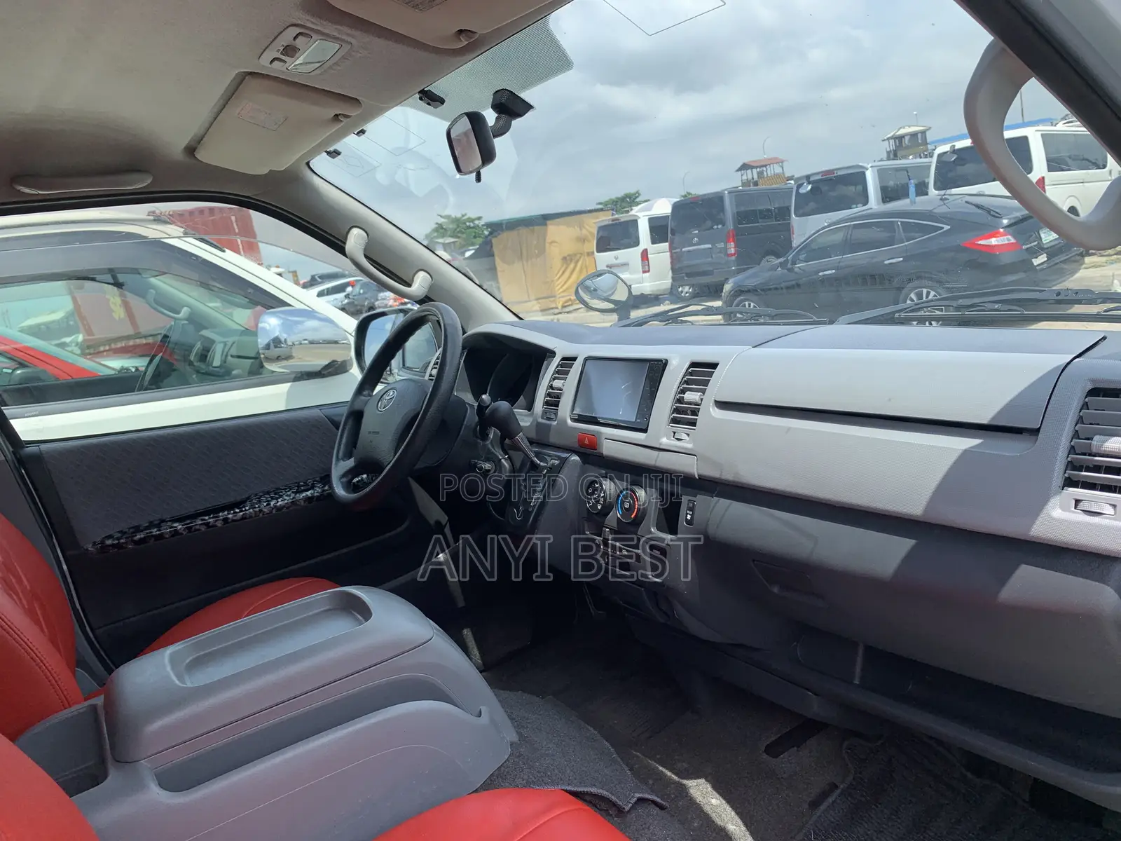 Toyota HiAce 2010 Silver