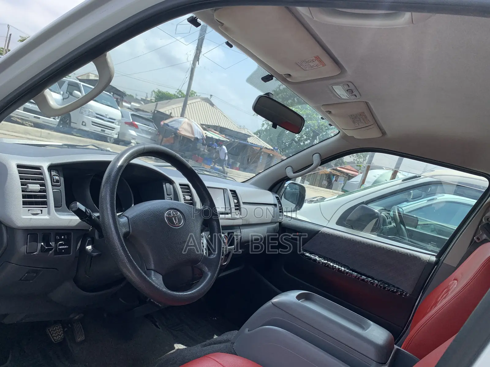 Toyota HiAce 2010 Silver