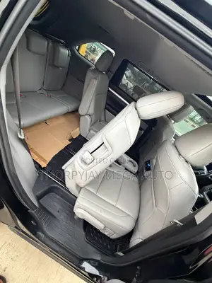 Toyota Highlander XLE 4x4 V6 (3.5L 6cyl 8A) 2018 Black