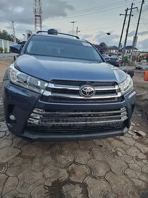 Toyota Highlander LE Plus 4dr SUV AWD (3.5L 6cyl 6A) 2015 Blue