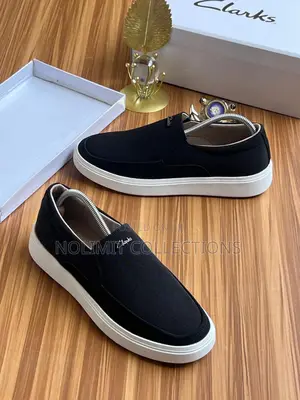 Men's Clarks Casual Slip on Loafers in Navy Blue and Black