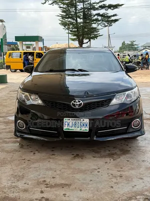 Toyota Camry SE 4dr Sedan (3.5L 6cyl 6A) 2014 Black
