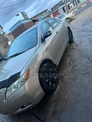 Toyota Camry LE 4dr Sedan (2.4L 4cyl 5A) 2009 Gold
