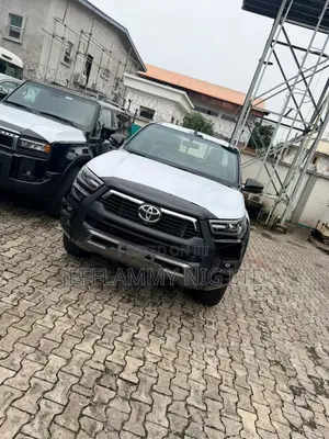New Toyota Hilux 2026 Black