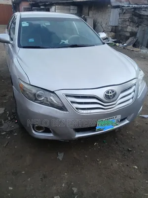 Toyota Camry LE 4dr Sedan (2.5L 4cyl 6A) 2011 Silver