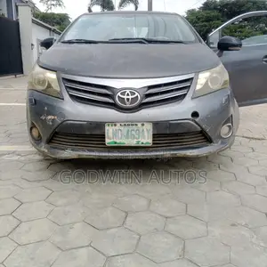 Toyota Avensis 2014 Gray
