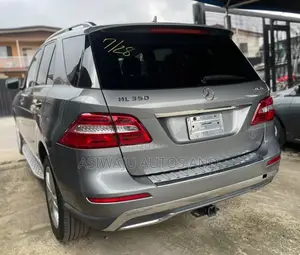 Mercedes-Benz M Class ML350 4MATIC 4dr SUV AWD (3.5L 6cyl 7A) 2014 Gray