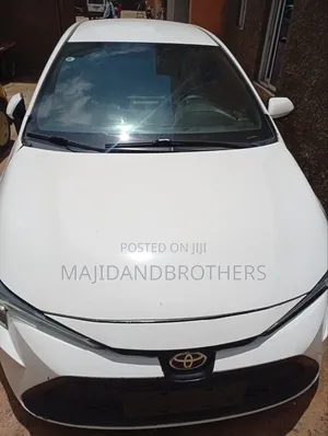 Toyota Corolla 2022 White