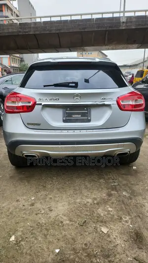 Mercedes-Benz GLA 250 2015 Silver