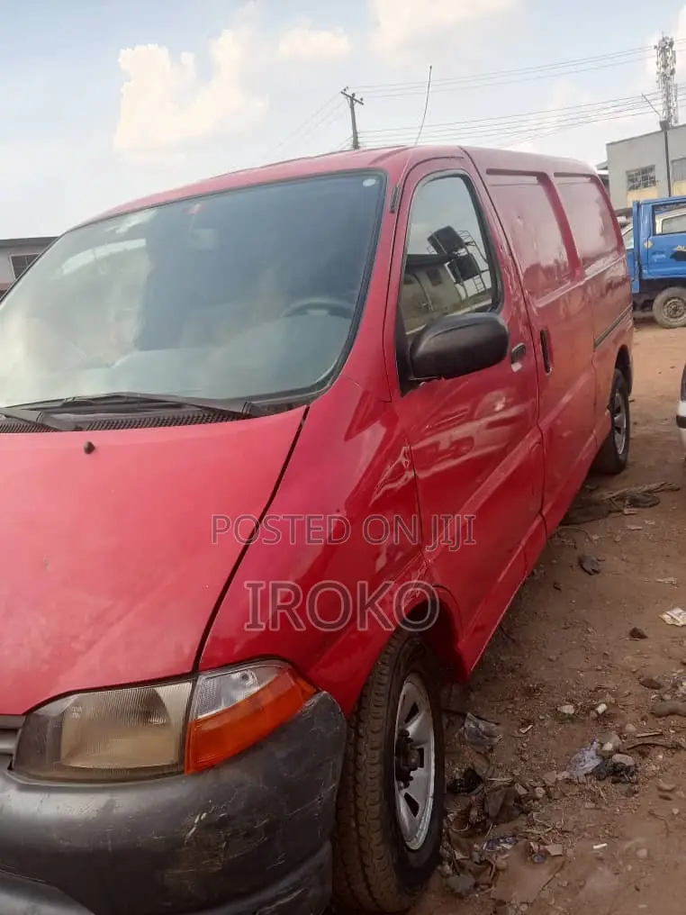 Toyota HiAce 1999 Red