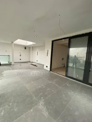 5bdrm Duplex in Banana Island for sale