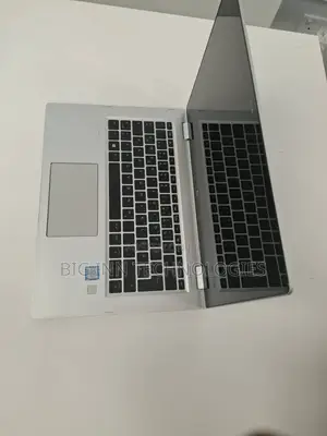 Laptop HP EliteBook 1030 8GB Intel Core i5 SSD 256GB