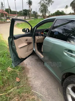 Toyota Venza 2010 Green