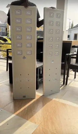 WAKATEK 100watts 12eyes Solar Street Light