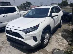 Toyota RAV4 LE 2025 White