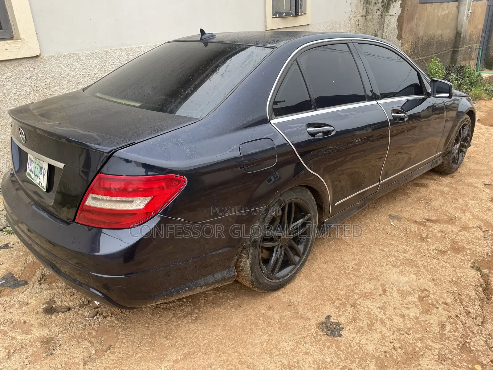 Mercedes-Benz C250 2012 Blue