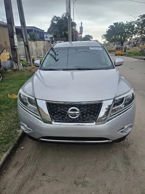 Nissan Pathfinder 2016 Silver