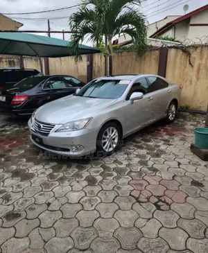 Lexus ES 2012 Silver
