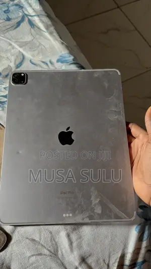 Apple iPad Pro 12.9 (2022) 256 GB Gray