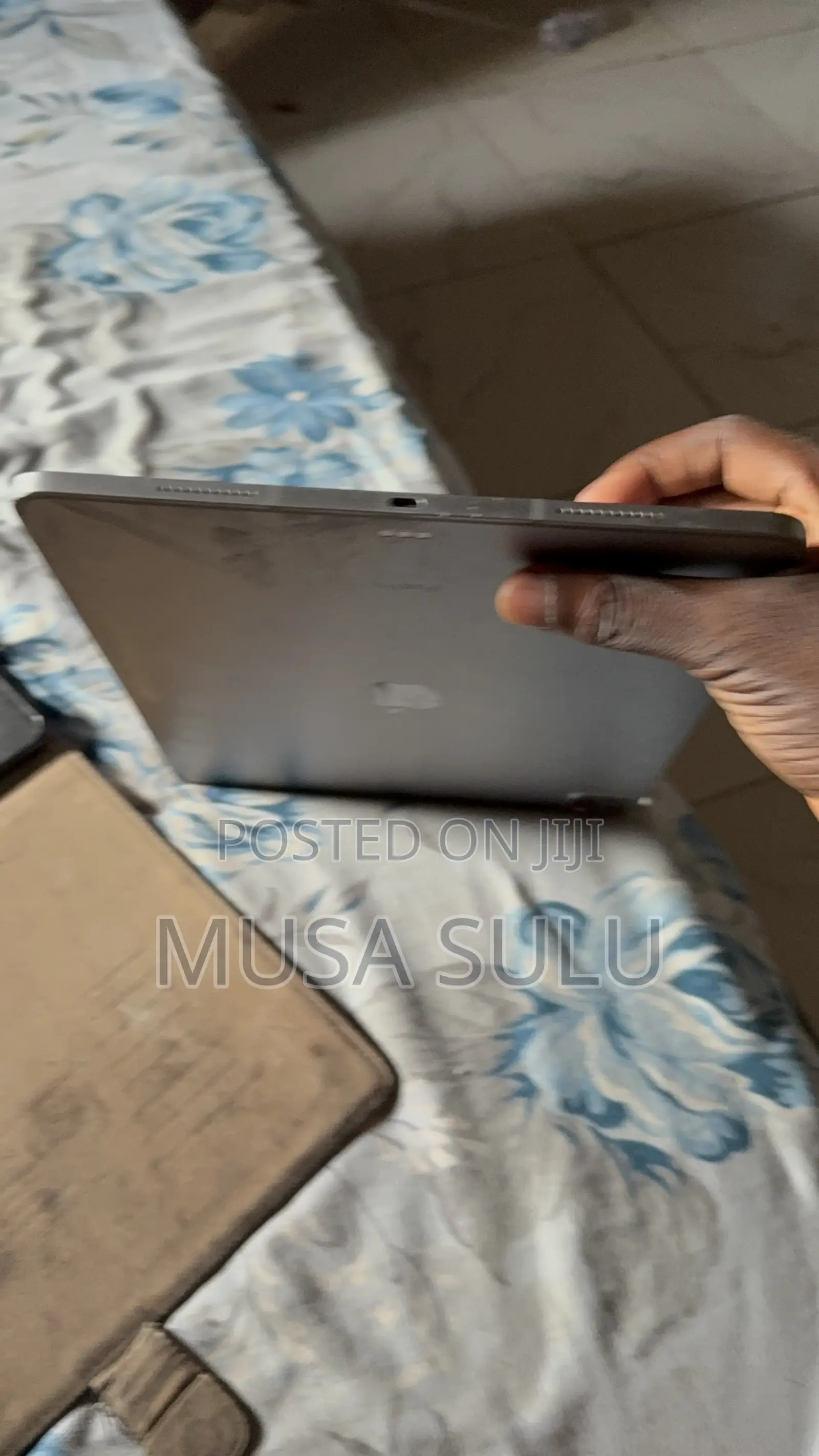 Apple iPad Pro 12.9 (2022) 256 GB Gray