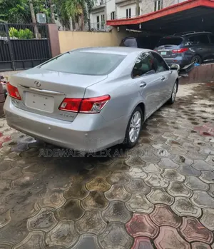Lexus ES 2012 Silver